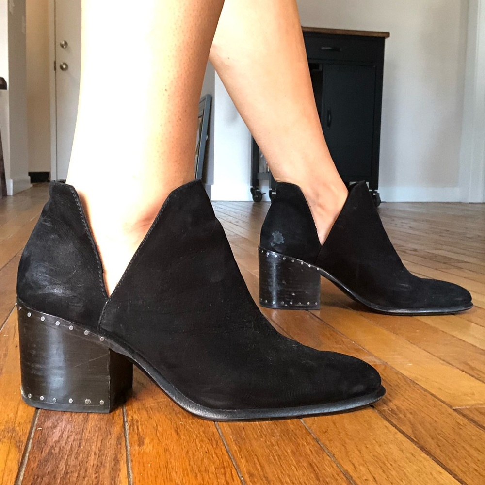 Vince Camuto. Ankle bootie. Black. Sz 8.5.